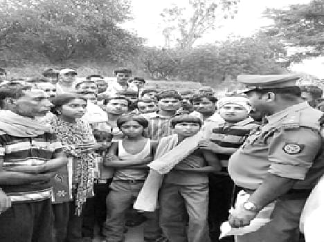 Clay digging three girls hostage, beaten