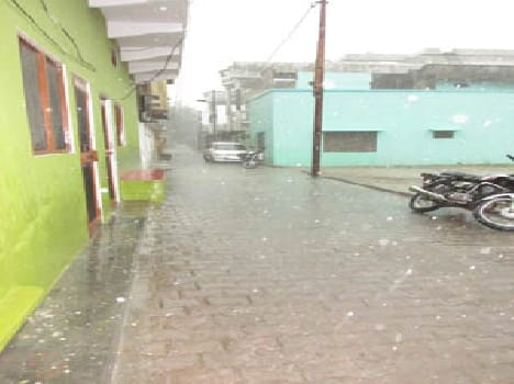 There was a half-hour vigorous rain