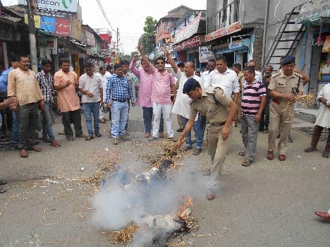 BJP blew the effigy of CM