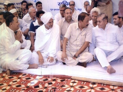 protest of farmers in mathura