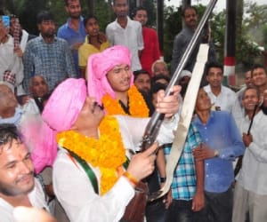 firing in pranav singh champion son welcome ceremony.