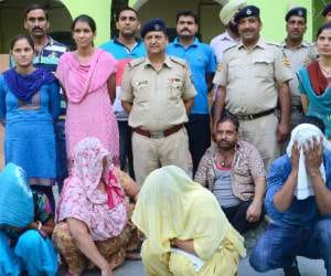 Sex Racket Busted in una, Five Held.