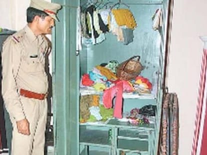 Theft in mulayam singh yadav relative house