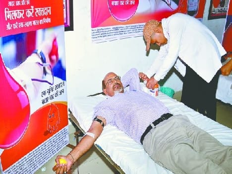 blood donate by youth 