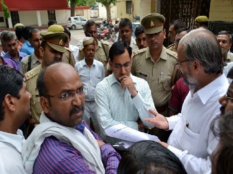 protest of teachers against non teaching work in mathura