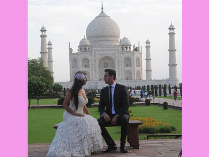women tourists of pakistan molested in agra