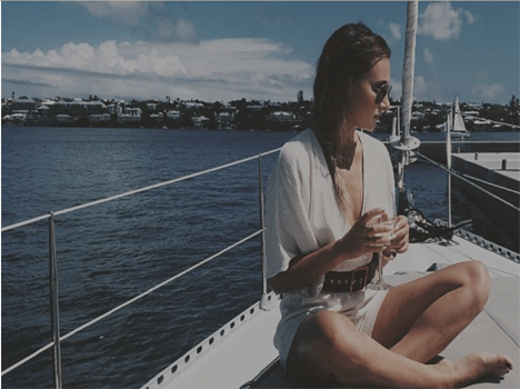 22-year-old blogger paid10 lakhs for a single Instagram post