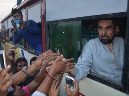 Kalbe javvad attacks on Azam before arrest.