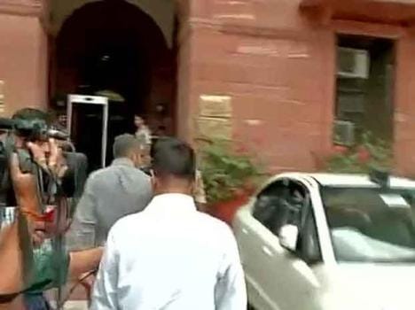 Kejriwal met Rajnath Singh said let us do work , don't interfere.