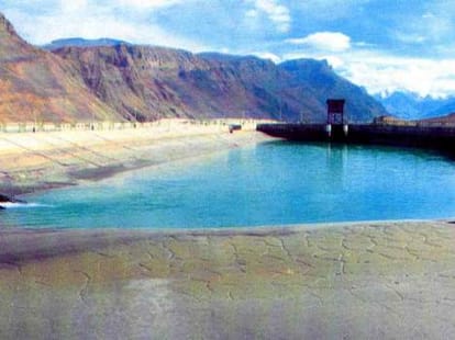 fatal accident in power project near kaza three engineers died.