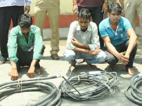 Three arrested for theft of electric cable