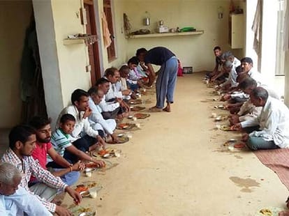 dog's funeral like humans in up