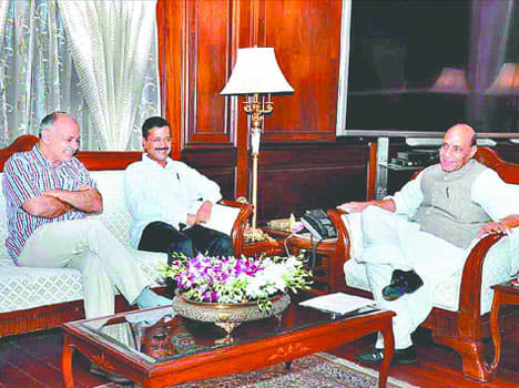 Kejriwal met Rajnath Singh, Meena documents submitted toHome Minister.