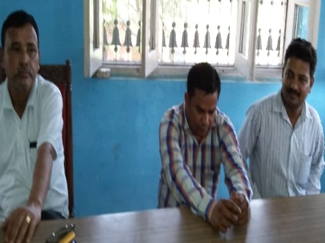 SDM court clerk caught taking bribe