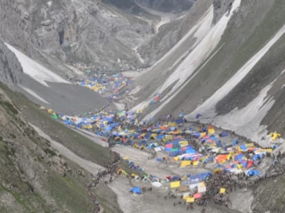 first worship today in amarnath cave