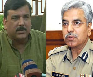 'Remove khaki uniforms and wear khadi Bassi '