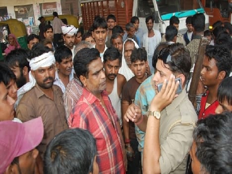 firing on jalesar road, panic