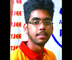 IIT JEE: Anjishnu Bose flag waved in Delhi-NCR