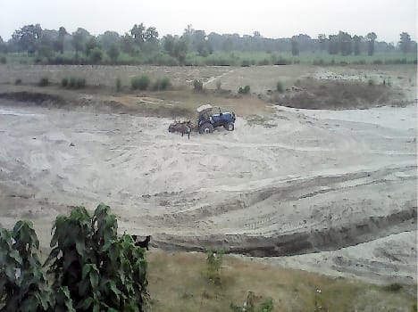 Sharda assistant tied Removing sand