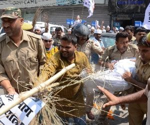 AAP protests against power prices.