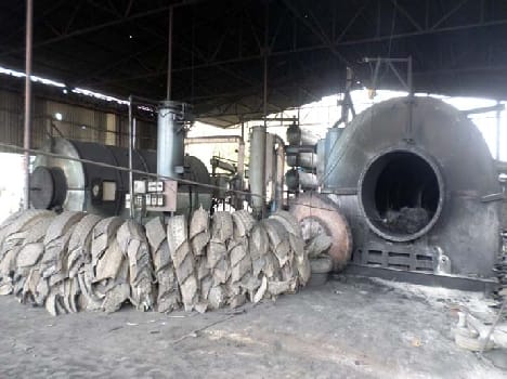 Boiler steam leakage from the scorched three workers, a serious