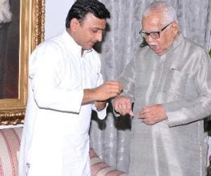 akhilesh yadav meets governor ram naik