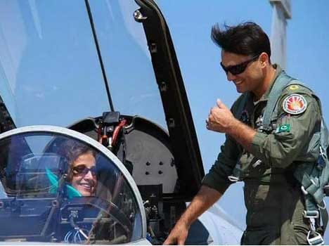 Meet the Tom Cruise lookalike in the Pakistan Air Force