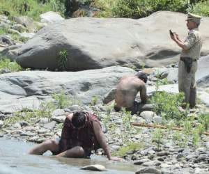 firing on labourer at mandi, four died.
