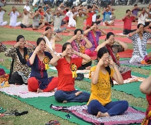 vali rehmani says modi goverment force muslims to do yoga