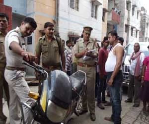 dozen of husbands have protest against dowry law
