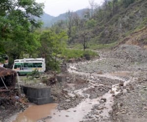 danger in badrinath highway.
