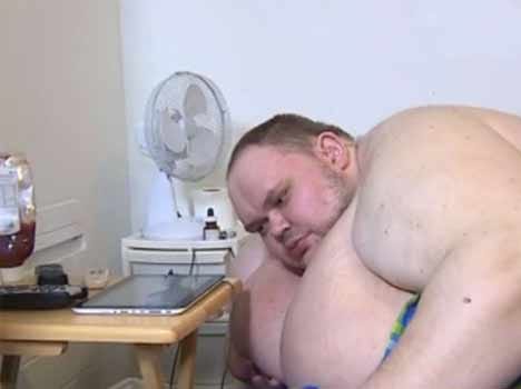 britains fattest man was died, he plead help to people