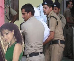 property dealer daughter kill in one sided love.