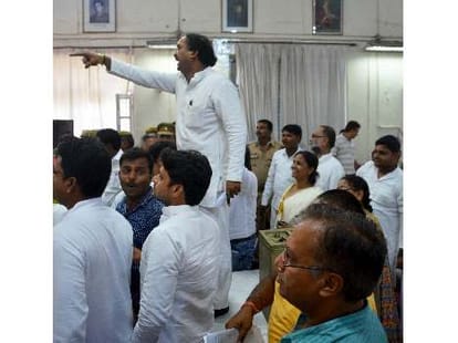 Ruckus in lucknow municipal corporation