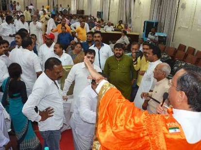 Ruckus in lucknow municipal corporation