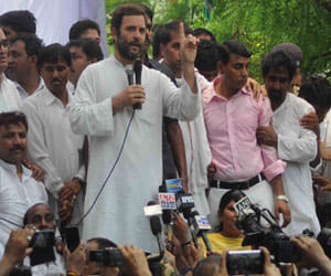 in Bjp and aap battel congress search political space in delhi