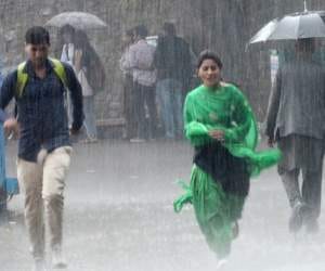 heavy rain in jammu kashmir caused damage