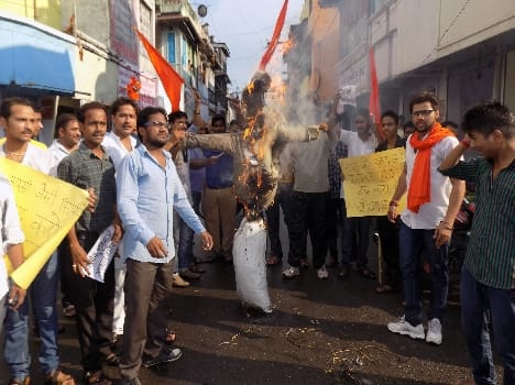 The film's director blew eighty Mohalla effigy