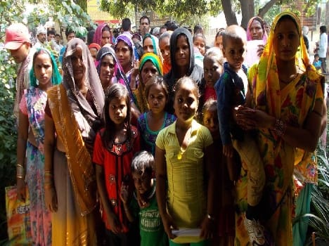 aadhar Card build People descended to