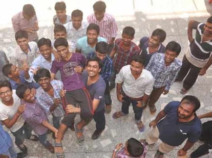 he cracks iit in one set of clothes