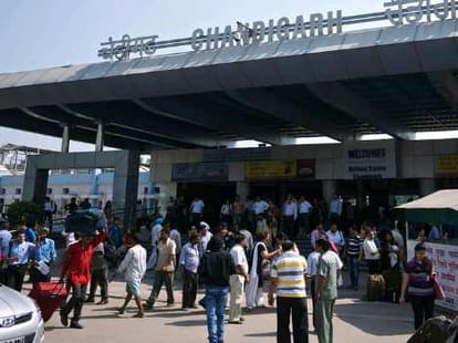 rail passengers will get rid of long queues for tickets
