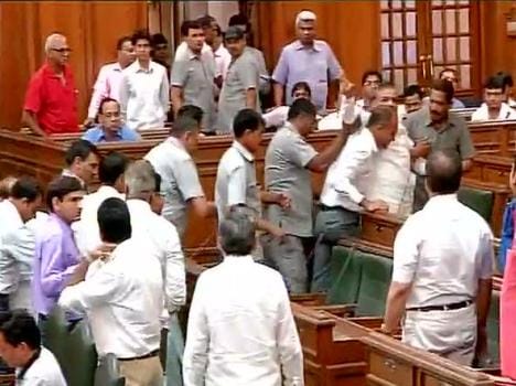 Uproar on tomer issue in Delhi Assembly,BJP MLA marshalled out.