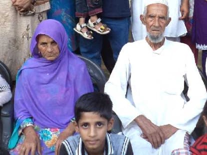 pakistani faimly came india to say thanks.