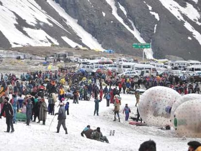 advanture sports banned on rohtang.