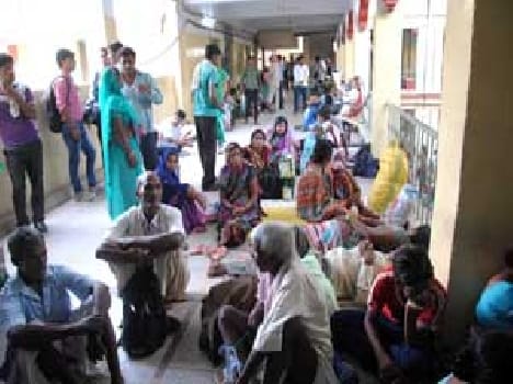 BHU Hospital : Resident Doctors On 6 Hour Strik