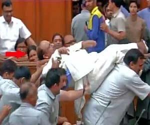  BJP mla's thrown out of vidhansabha in delhi