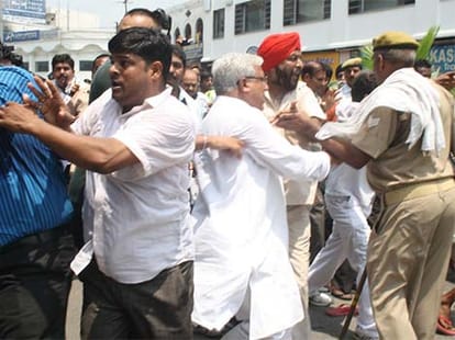 bawal at parking issue in meerut