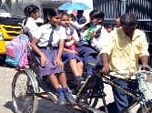 The school will not sit in rickshaws Capacity more children