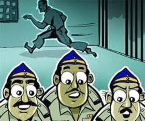 The Bulandshahr prisoner abscond from Meerut.