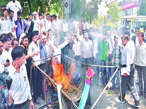 protest against double murder in khandari 